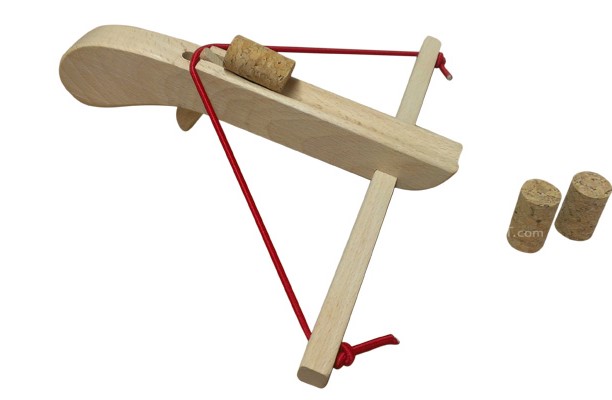 Arbalète en bois à bouchons Arbalète en bois à bouchons