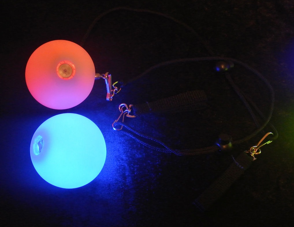 Bolas lumineuses multifonctions rechargeables - ODDBALLS