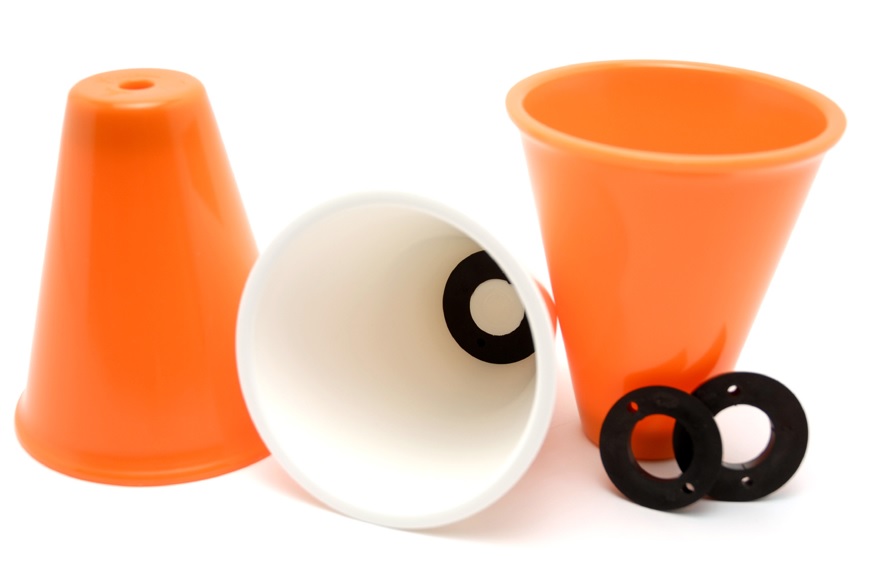 Jonglier cups adjustable plastic - zum Schließen ins Bild klicken